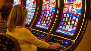 Mekanik mesin slot Mesin slot Tarung Mesin dengan simbol-simbol